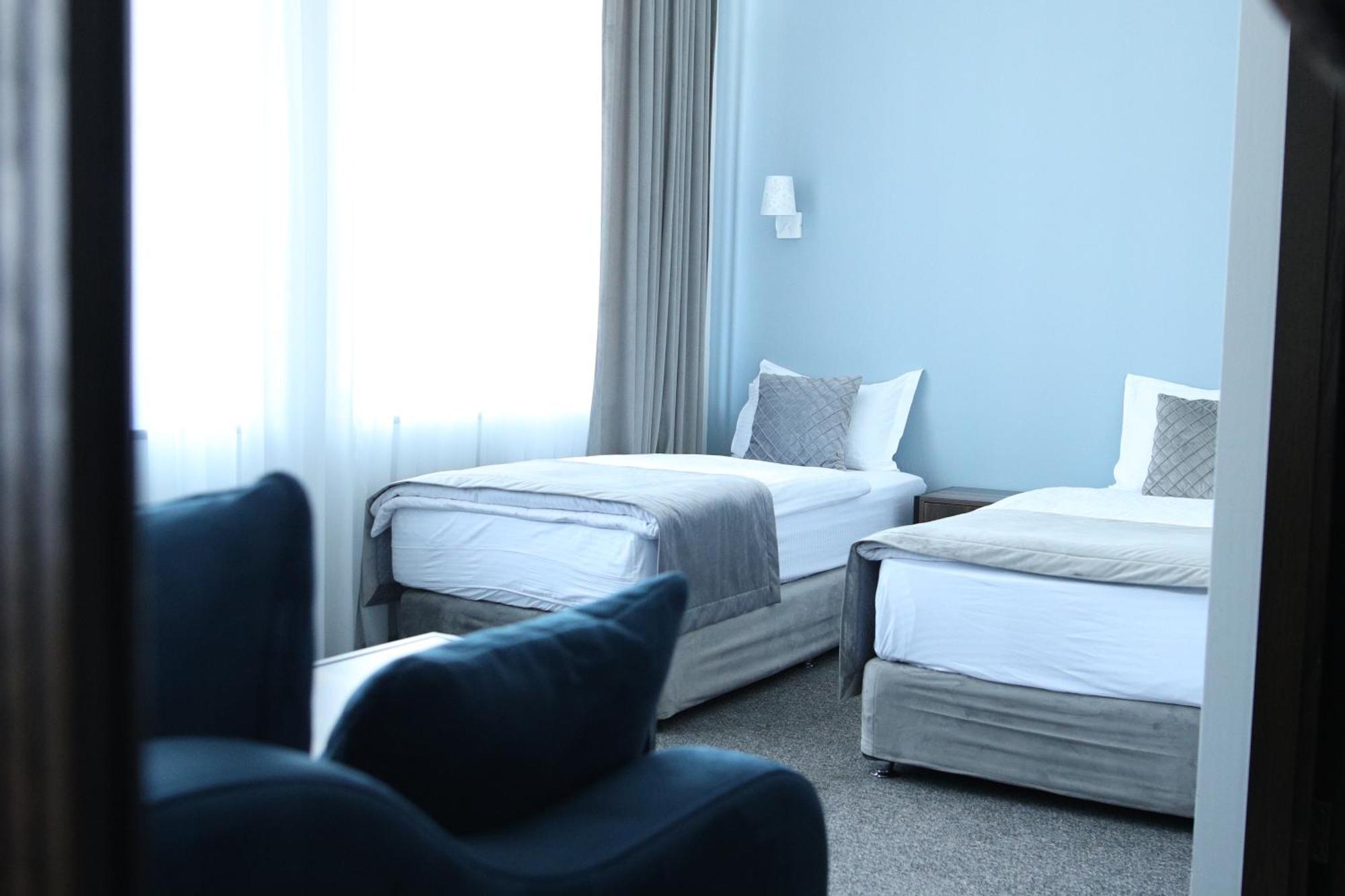 Bmg Hotel By Grigoryans Group ゴリス エクステリア 写真