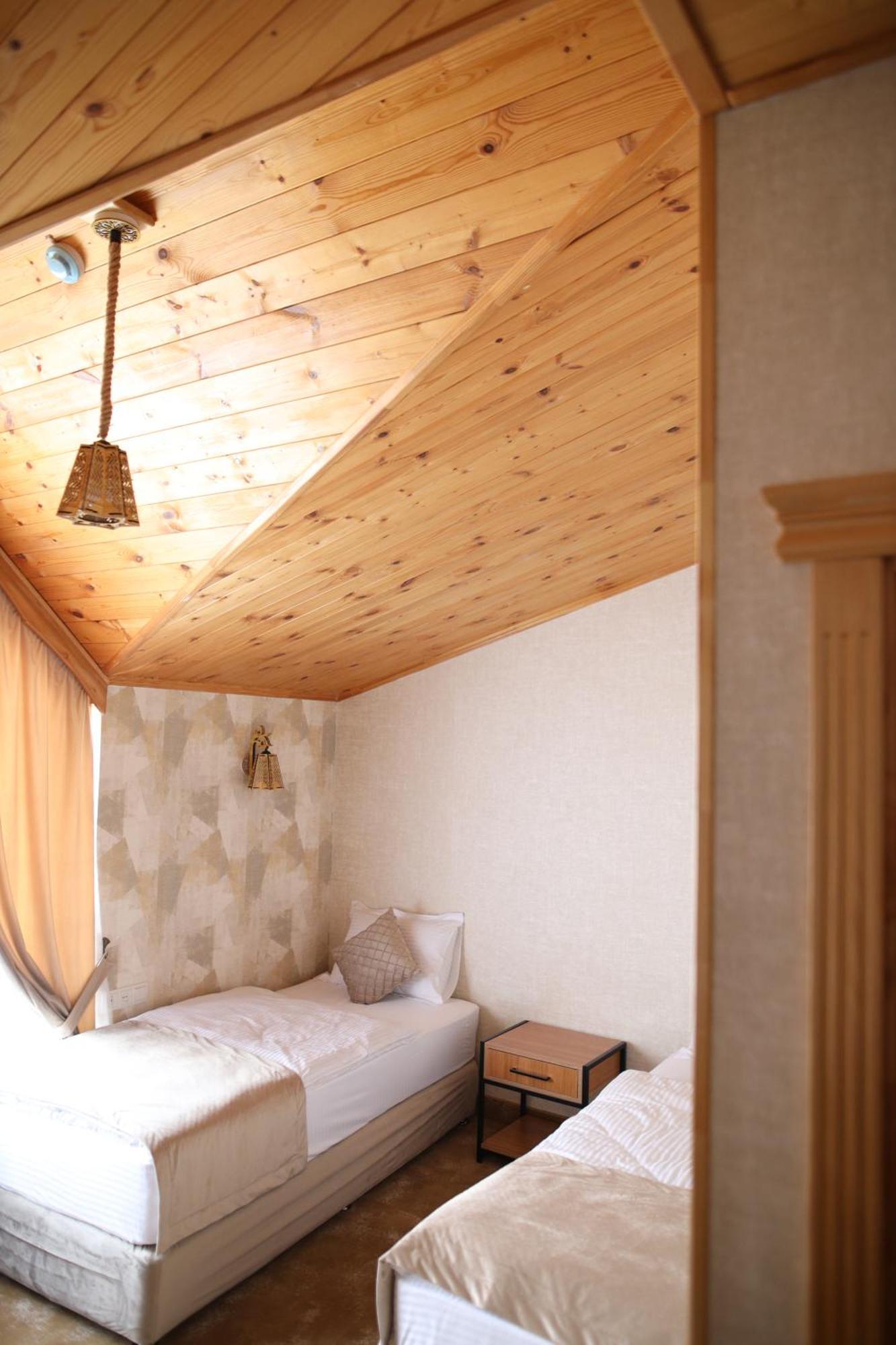 Bmg Hotel By Grigoryans Group ゴリス エクステリア 写真