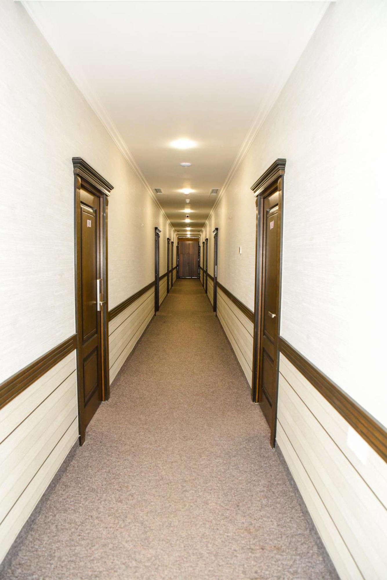 Bmg Hotel By Grigoryans Group ゴリス エクステリア 写真